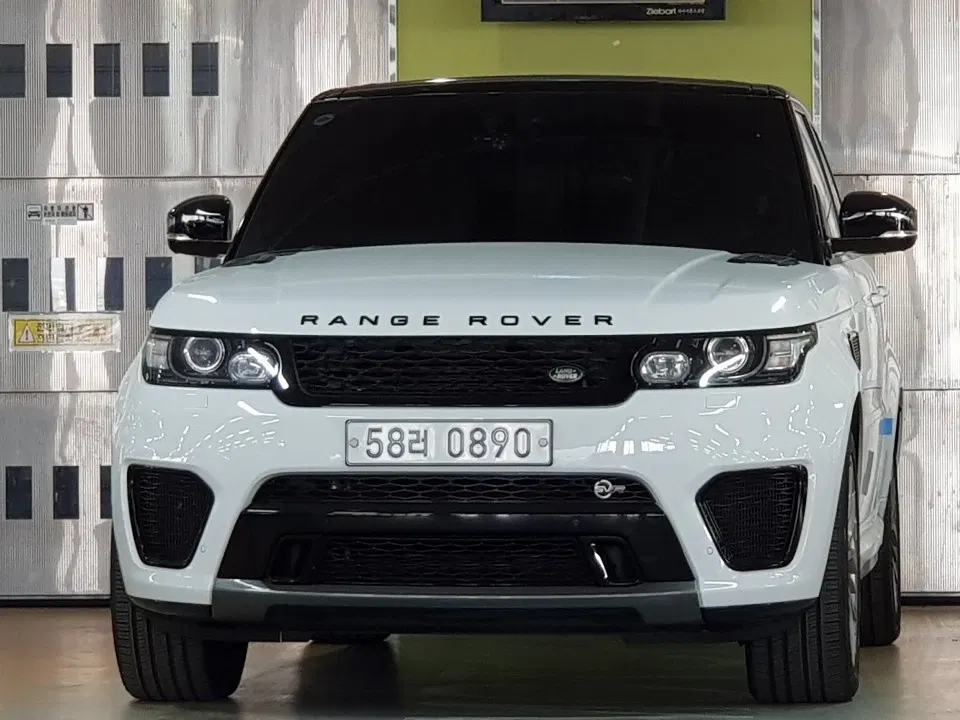 Land Rover Range Rover Sport 2e génération 5.0 SVR 2016 — photo 1 sur 26