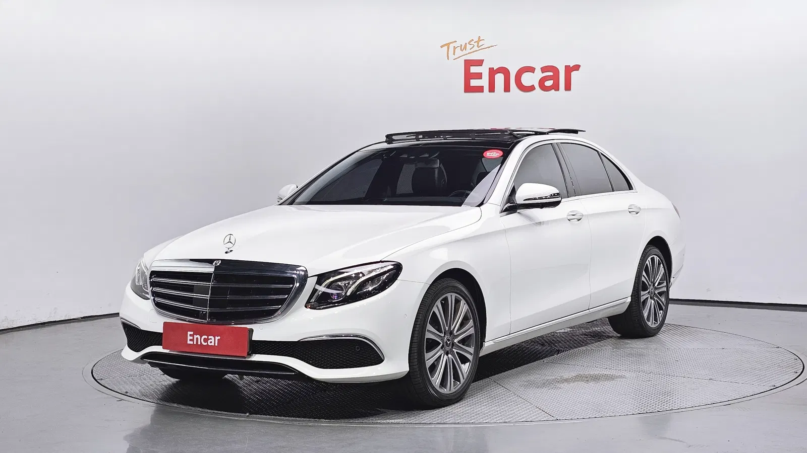 Mercedes-Benz Classe E E450 4MATIC Exclusive (W213) 2019 — photo 1 sur 20