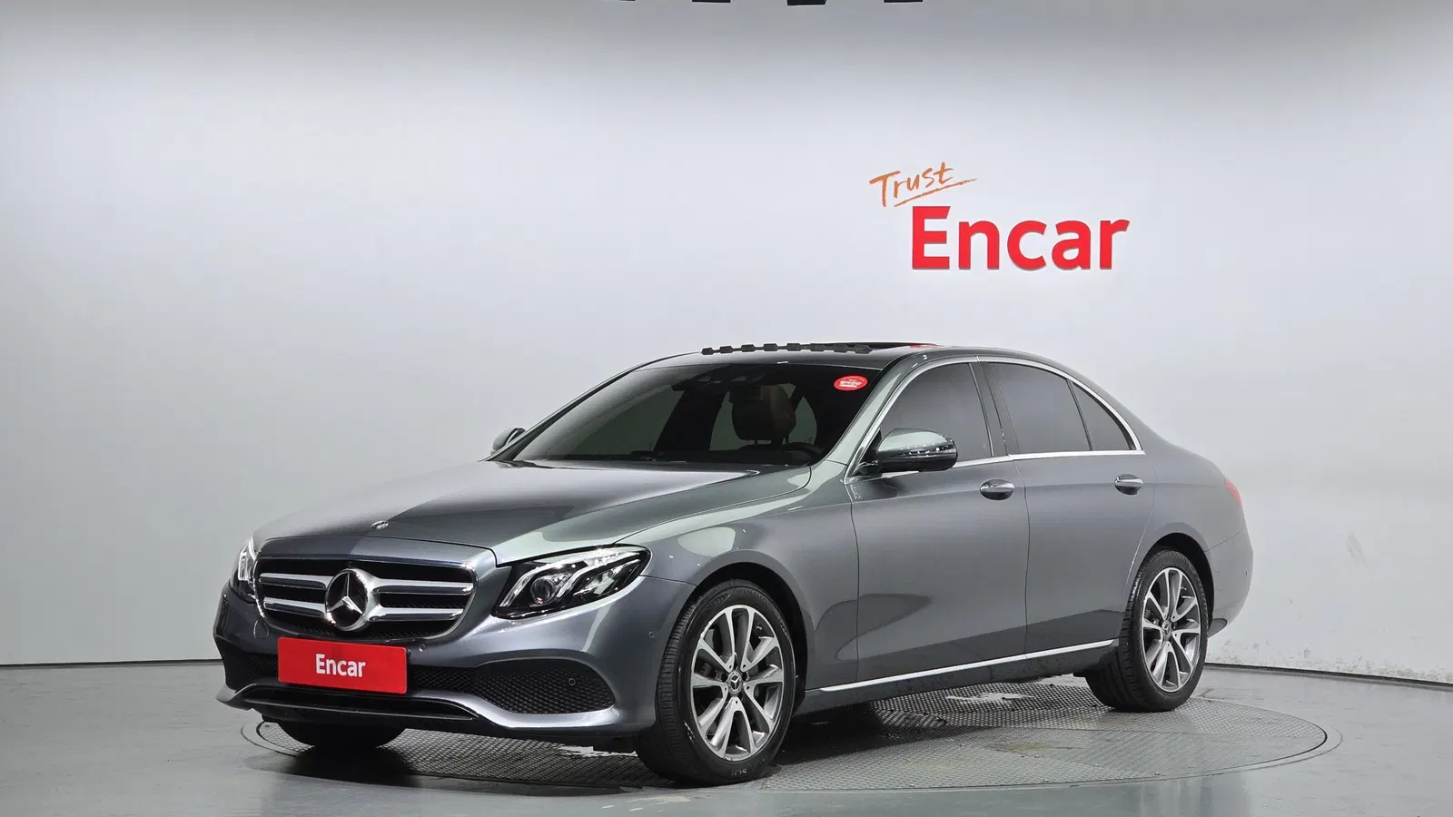 Mercedes-Benz Classe E E300 4MATIC Avantgarde (W213) 2019 — photo 1 sur 20