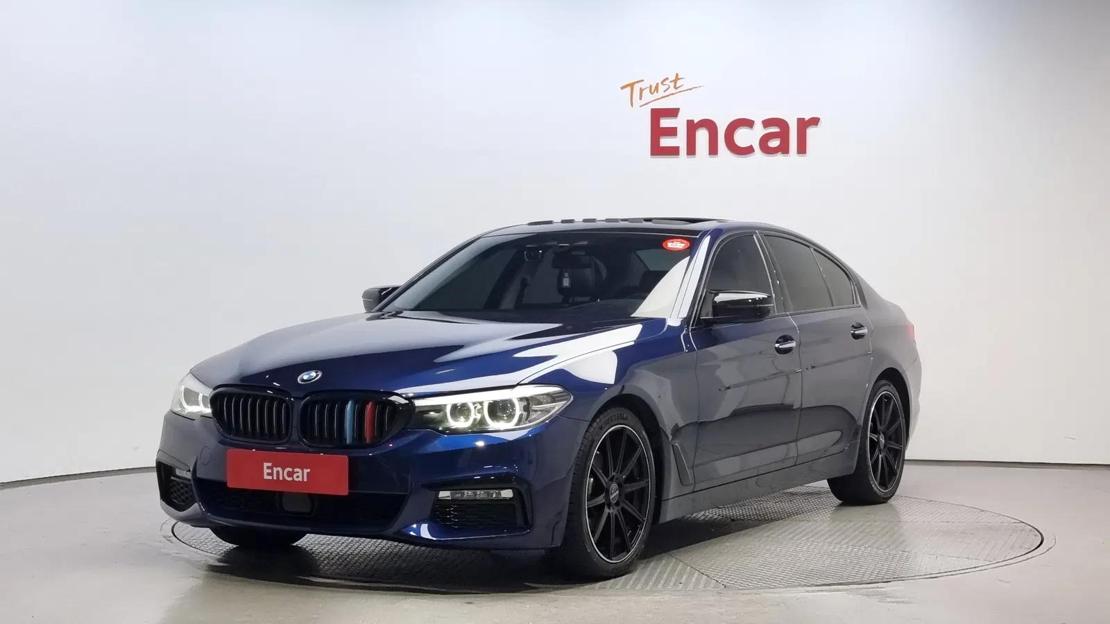 BMW Série 5 (G30) 520i Luxury 2018 — photo 1 sur 20