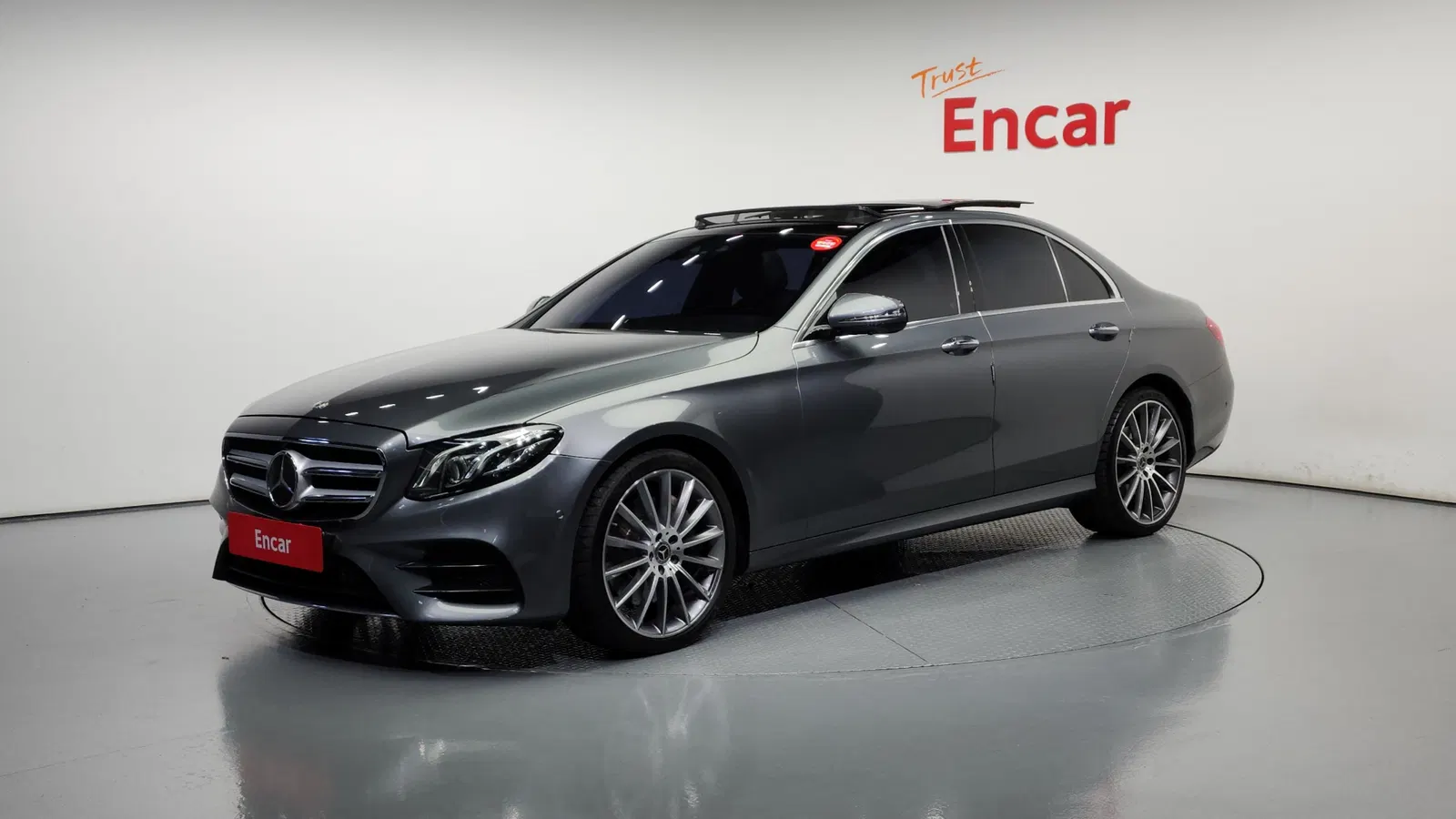 Mercedes-Benz Classe E AMG Line · E350 4MATIC (W213) 2019 — photo 1 sur 20