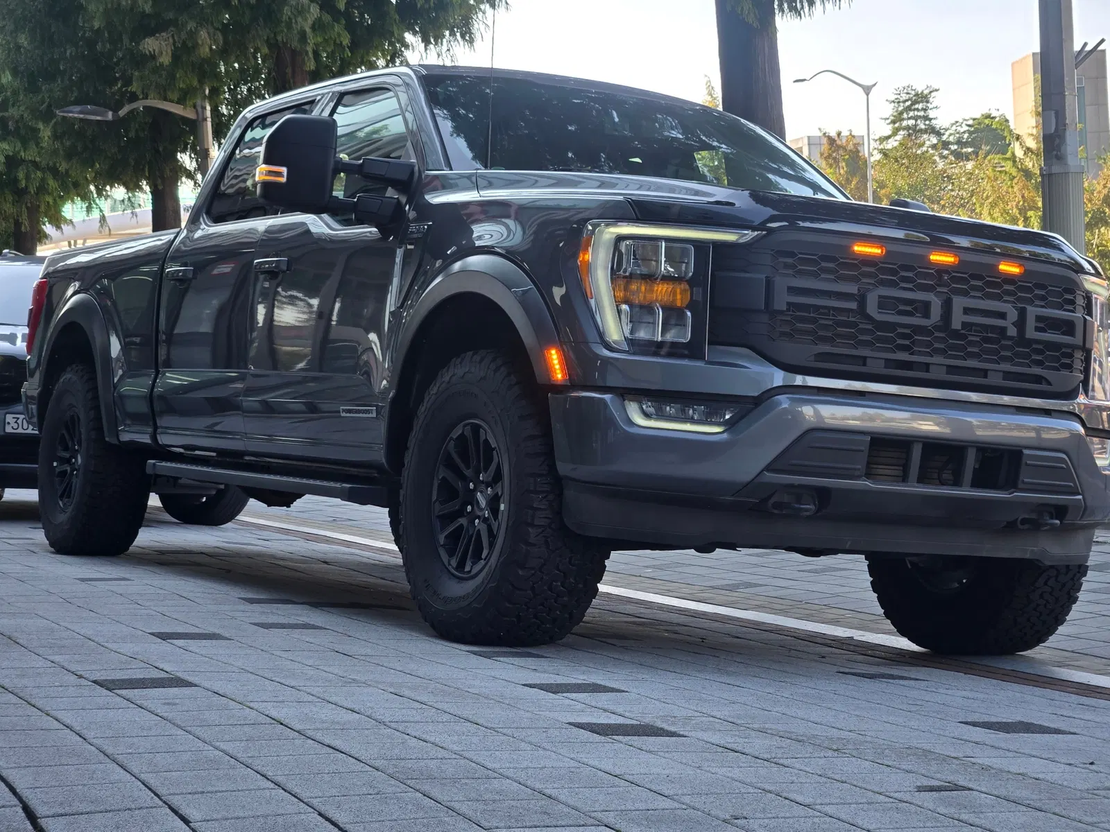 Ford F150 3.5L Hybride 2021 — photo 1 sur 26