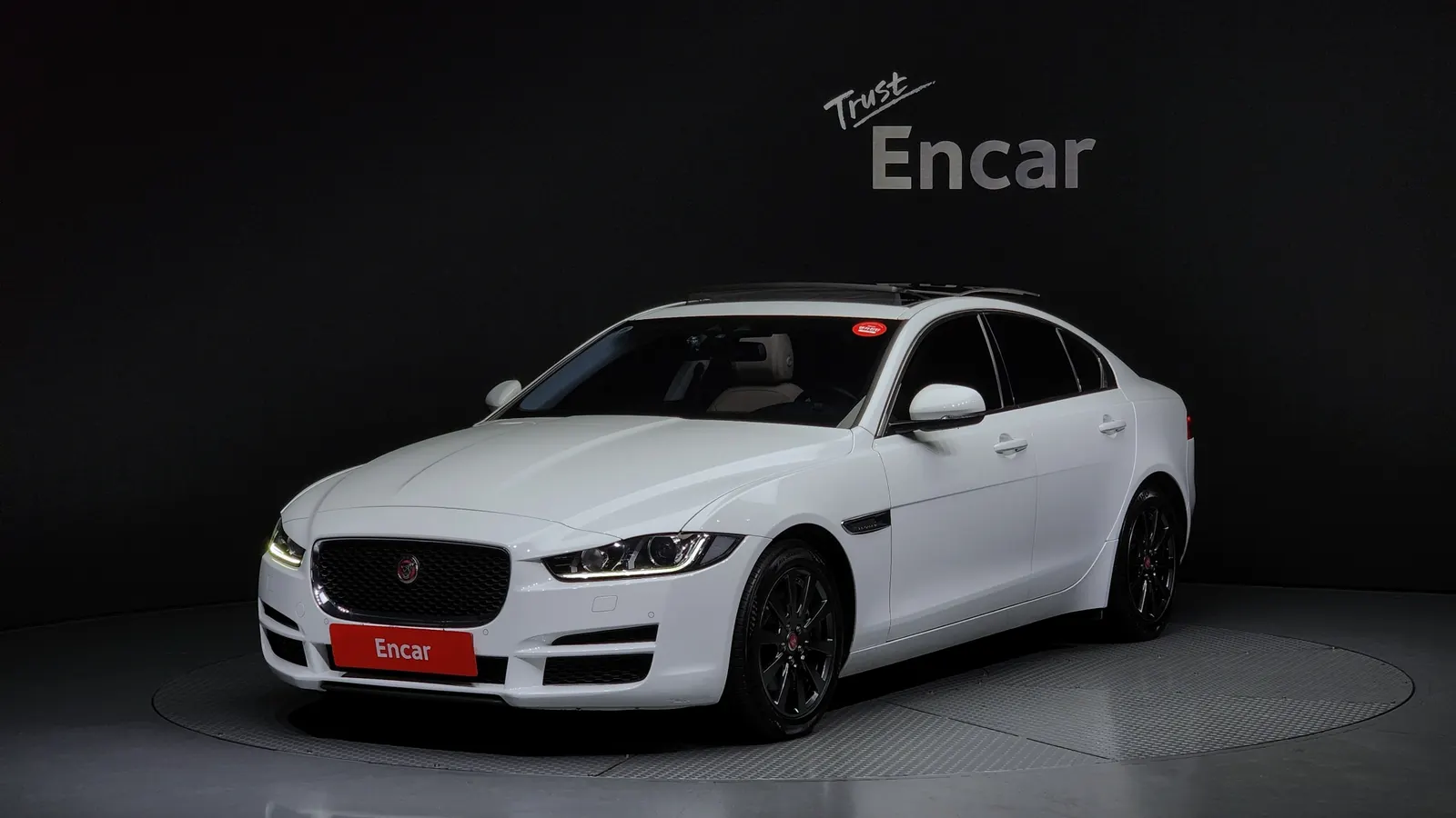 Jaguar XE 20d Prestige 2016 — photo 1 sur 20