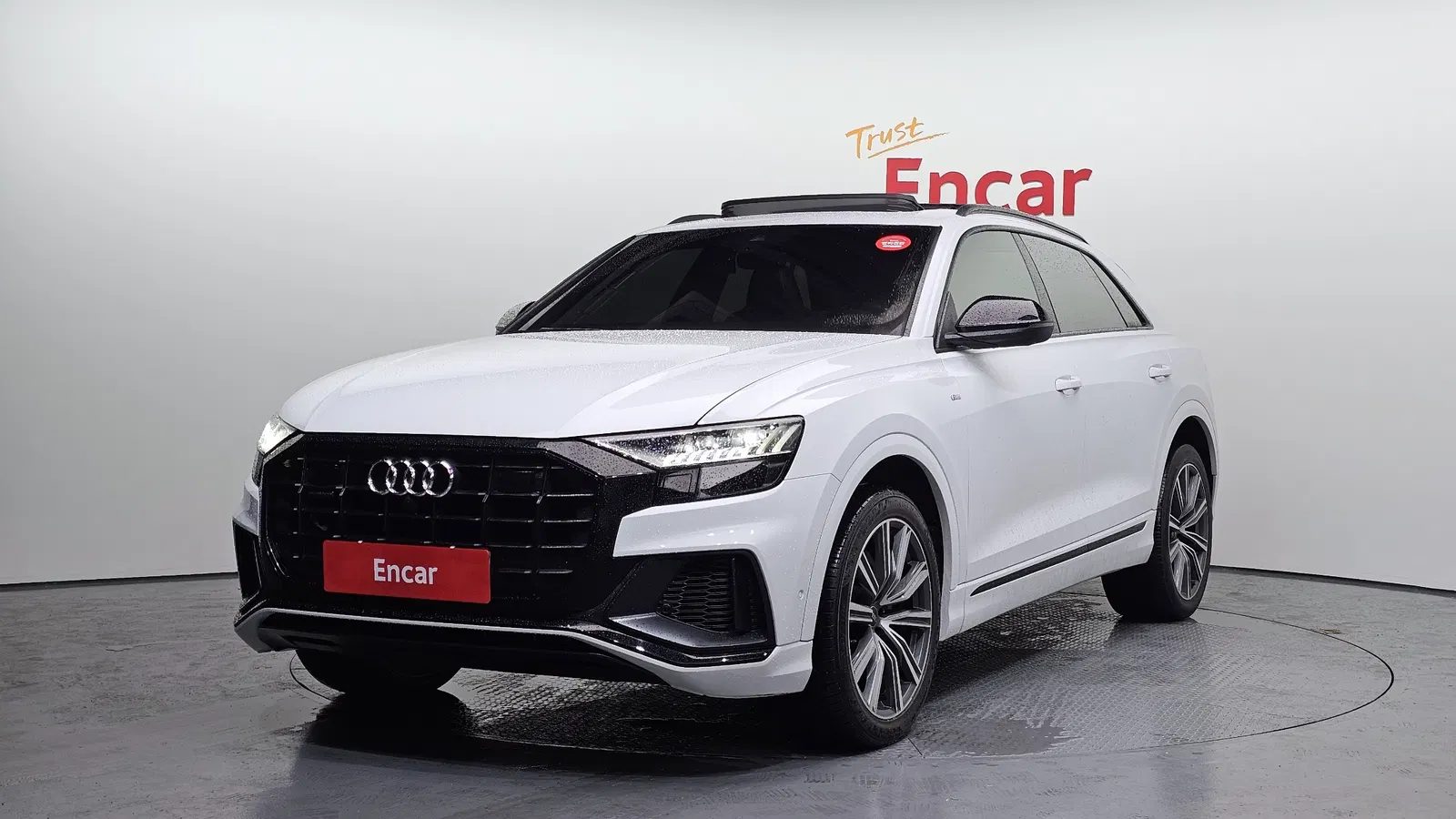 Audi Q8 (4M) 55 TFSI Quattro Premium 2021 — photo 1 sur 20