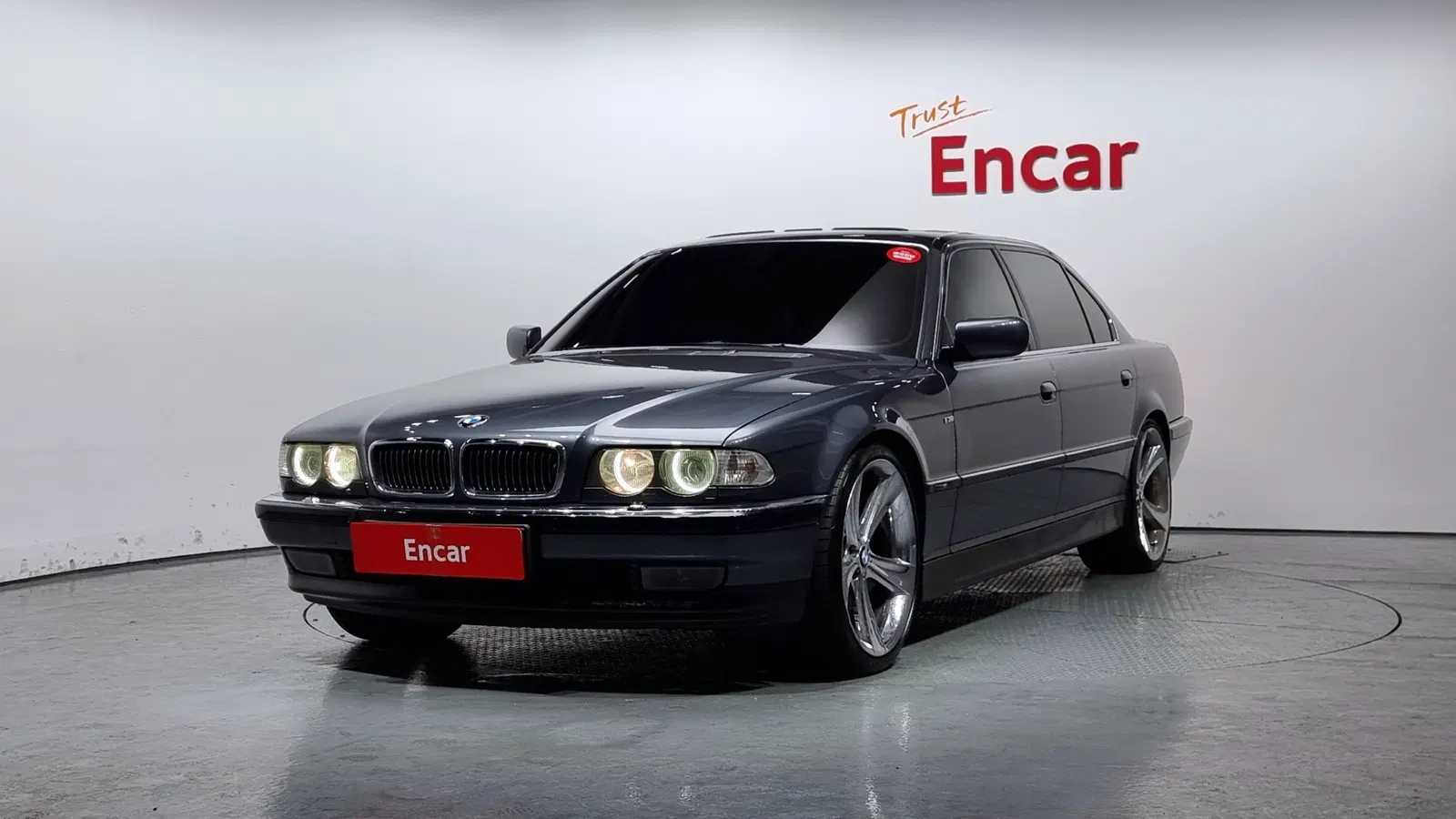 BMW Série 7 728iL 2001 — photo 1 sur 20