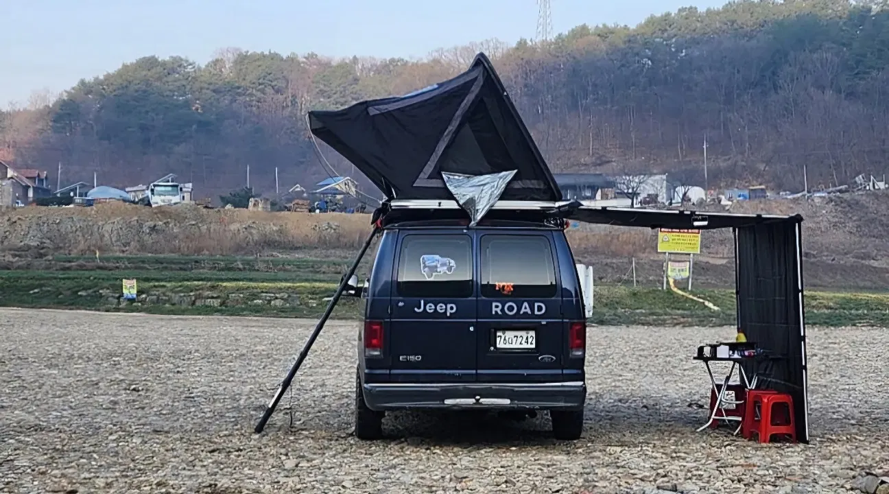 Ford E-Series E-150 2003 — photo 1 sur 26