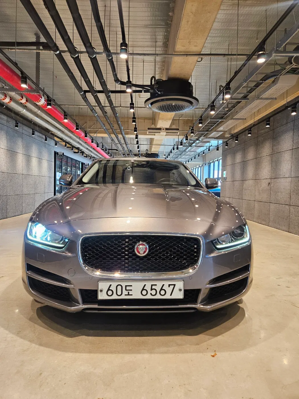 Jaguar XE 20d Prestige 2016 — photo 1 sur 26