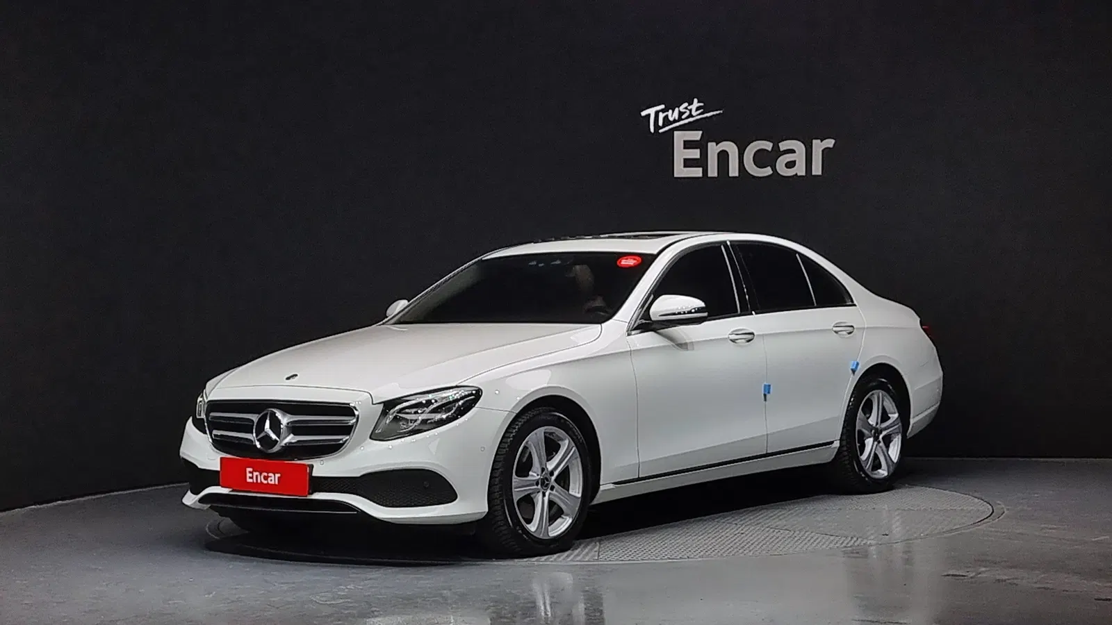 Mercedes-Benz Classe E E220d 4MATIC Avantgarde (W213) 2018 — photo 1 sur 20