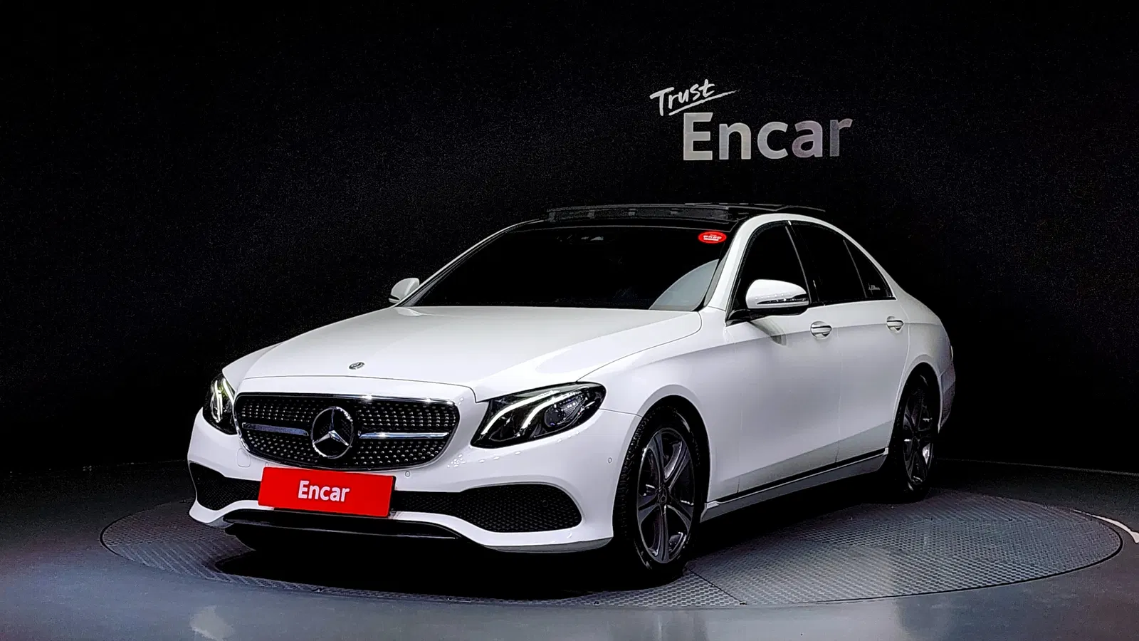 Mercedes-Benz Classe E E300 Avantgarde (W213) 2019 — photo 1 sur 20