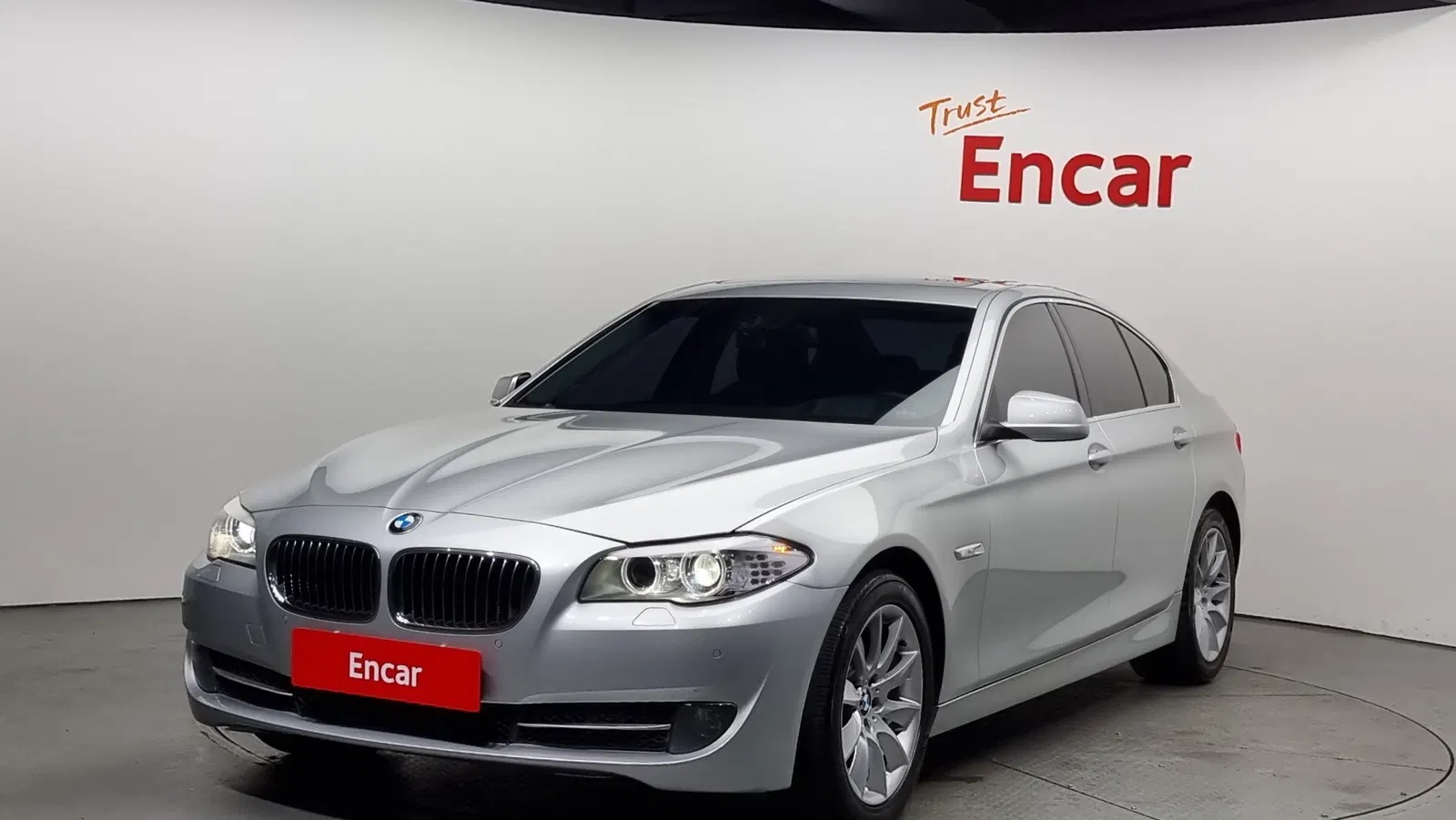 BMW Série 5 (F10) 520d 2013 — photo 1 sur 20