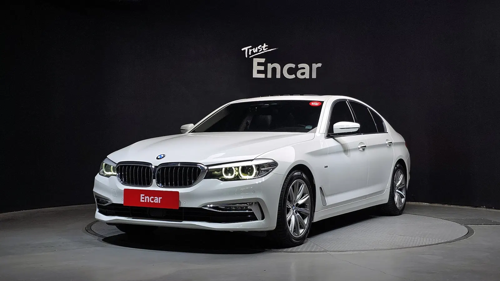 BMW Série 5 (G30) 520i Luxury 2018 — photo 1 sur 20