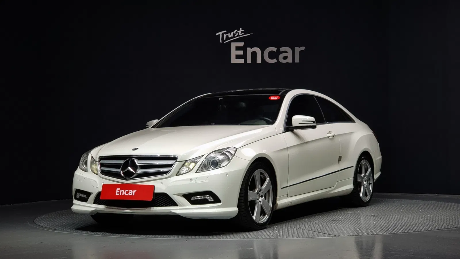 Mercedes-Benz Classe E E350 Coupé (W212) 2011 — photo 1 sur 20