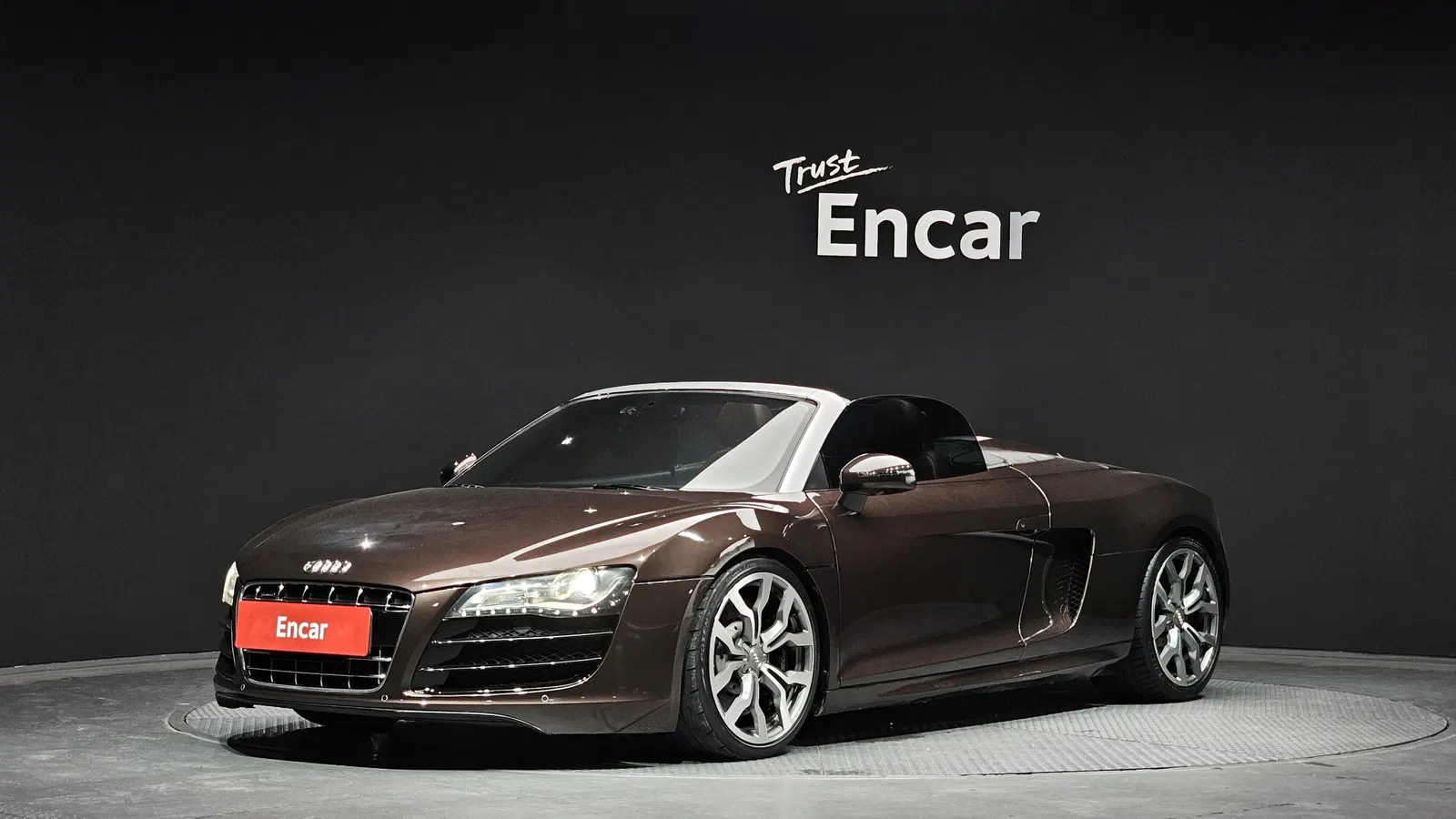 Audi R8 5.2 V10 Spyder 2012 — photo 1 sur 20
