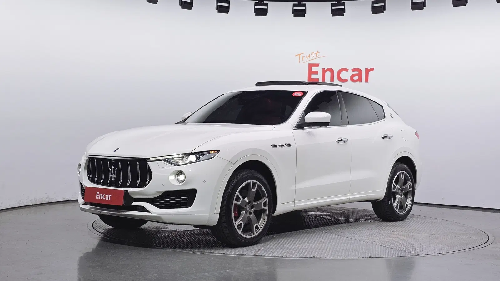 Maserati Levante 3.0 AWD GranLusso 2017 — photo 1 sur 20