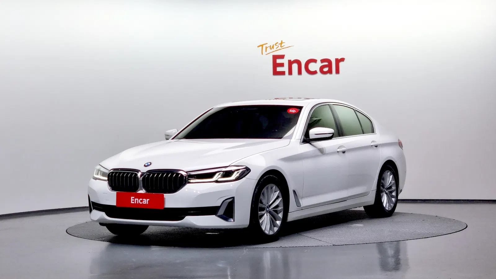 BMW Série 5 (G30) 530i xDrive Luxury 2021 — photo 1 sur 26