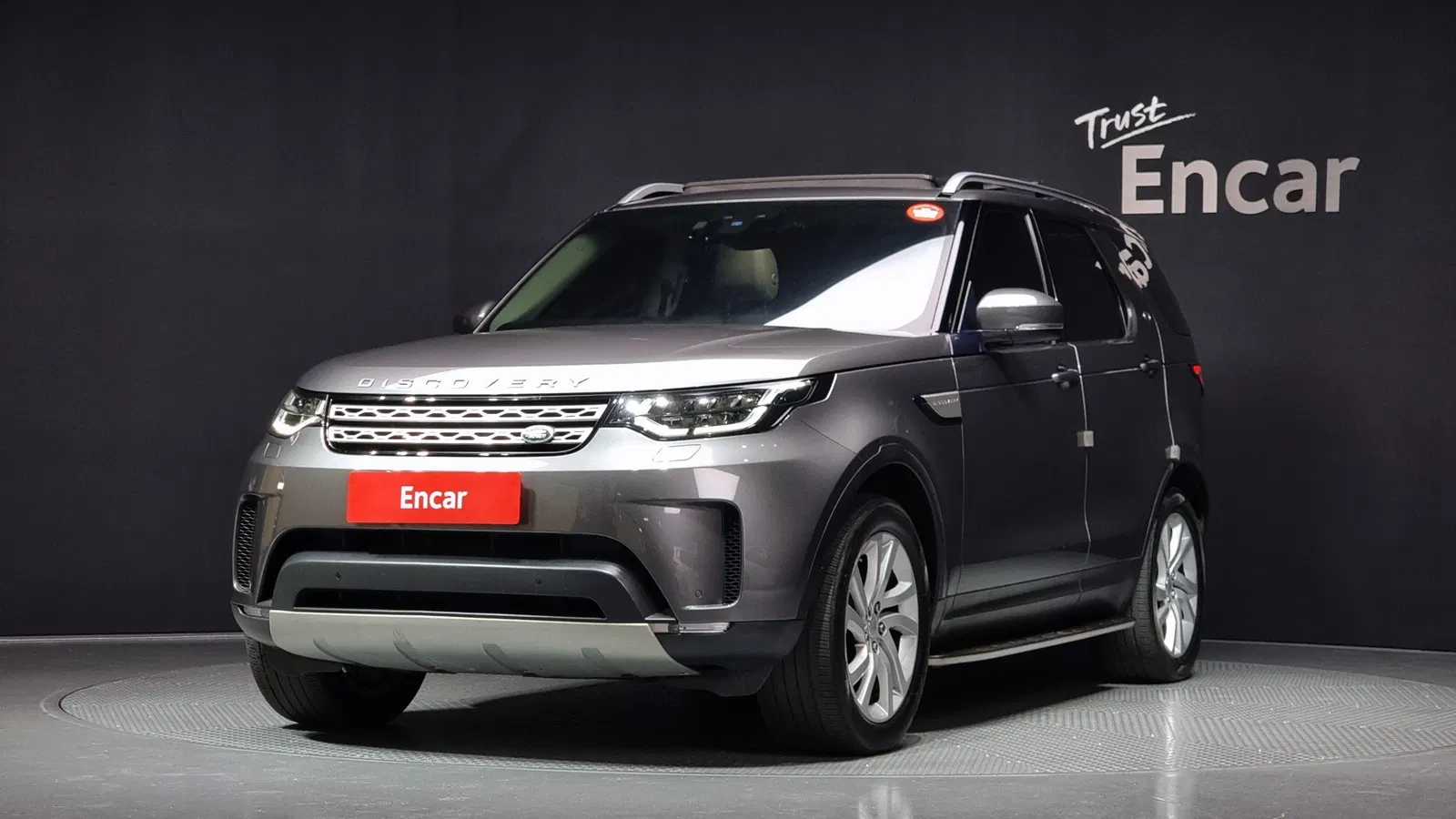 Land Rover Discovery 5 2.0 SD4 HSE 2017 — photo 1 sur 20