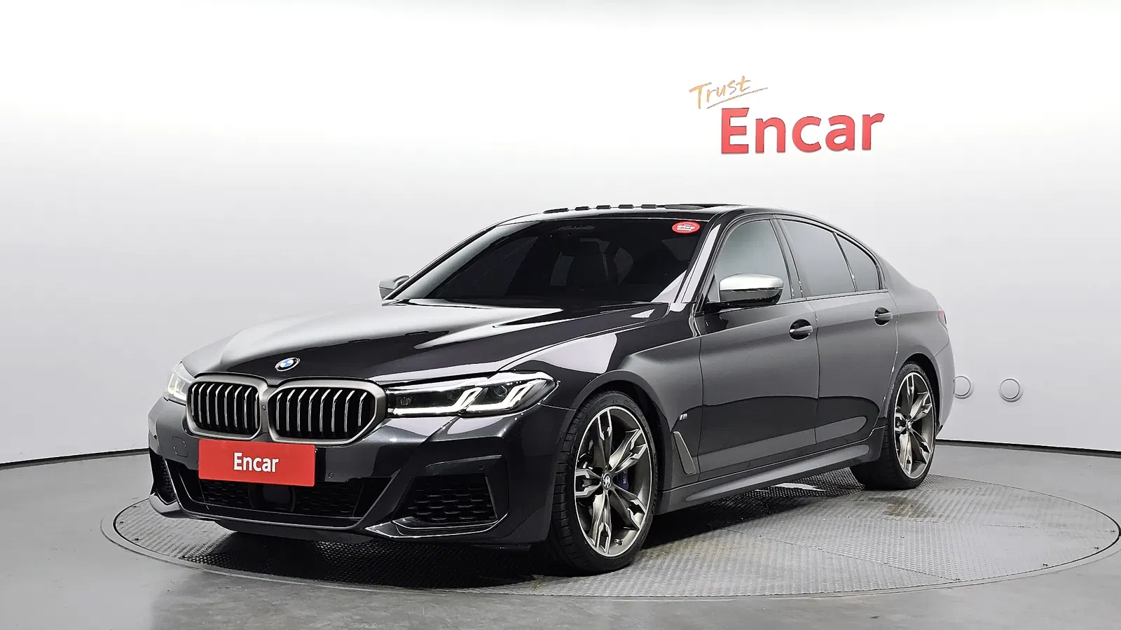 BMW Série 5 (G30) M550i xDrive 2021 — photo 1 sur 8