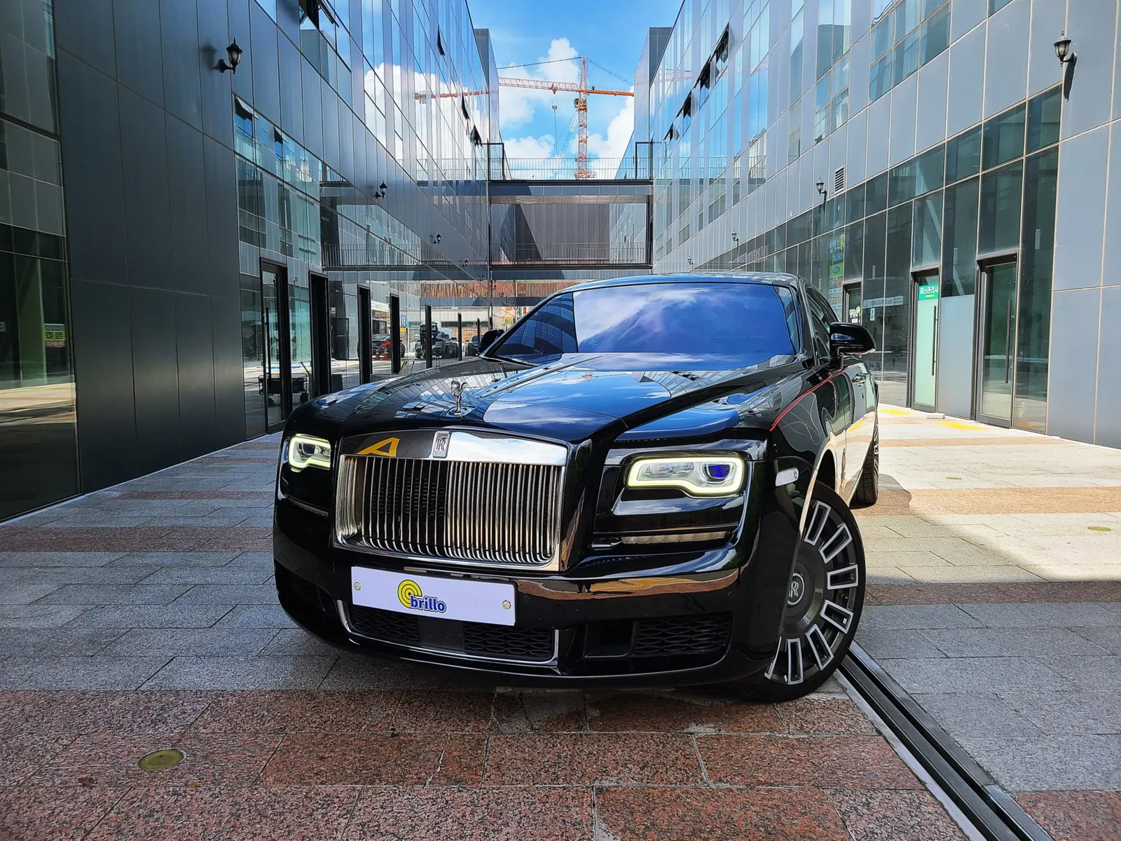 Rolls-Royce Ghost 6.6 EWB V12 2018 — photo 1 sur 26