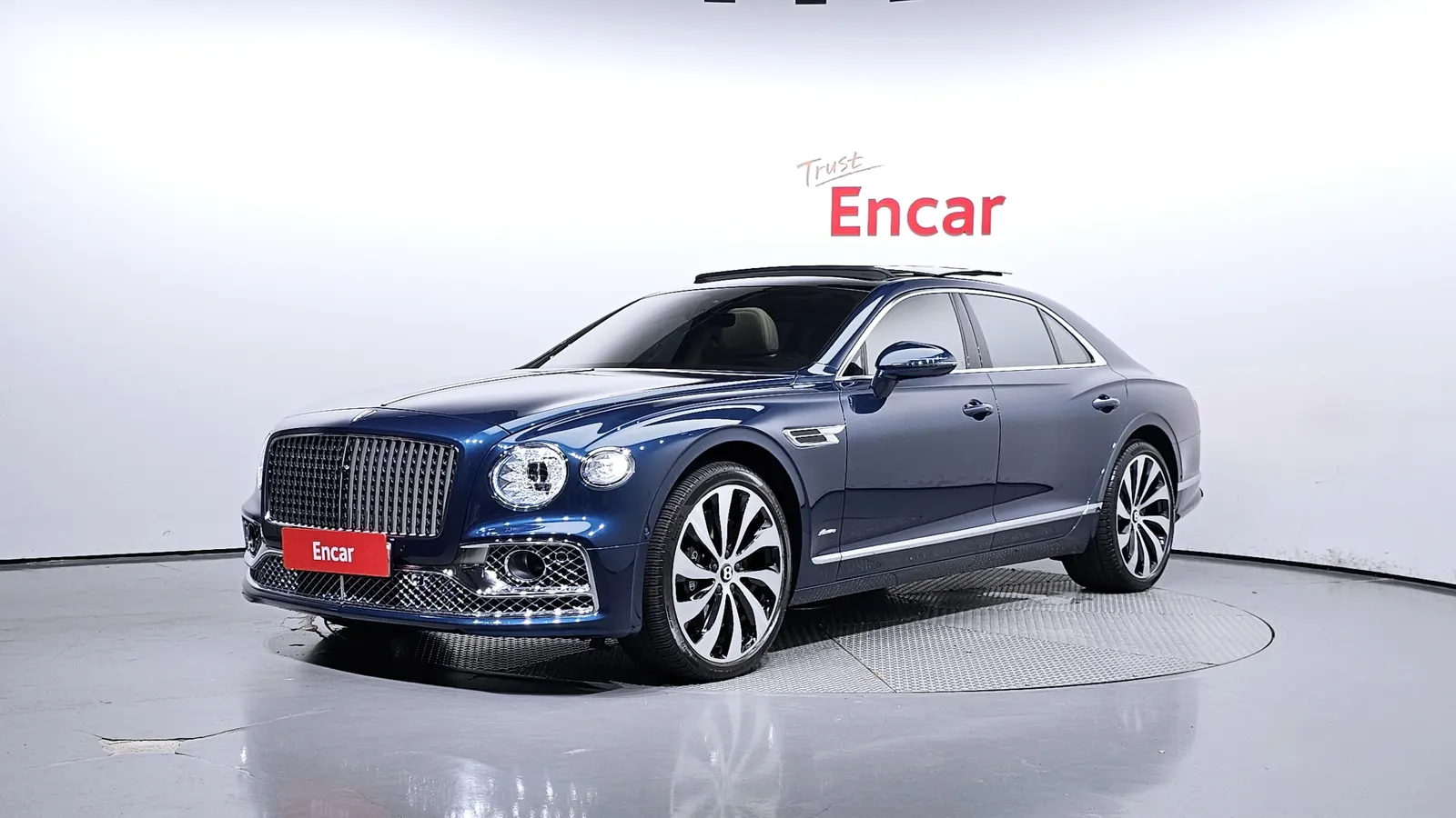 Bentley Flying Spur 3e génération 4.0 Azure 2024 — photo 1 sur 20