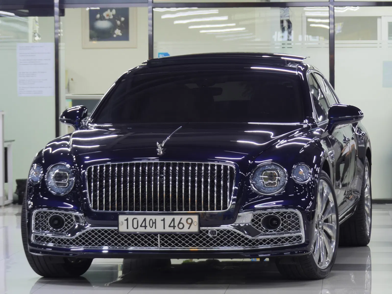 Bentley Flying Spur 3e génération 4.0 2021 — photo 1 sur 26