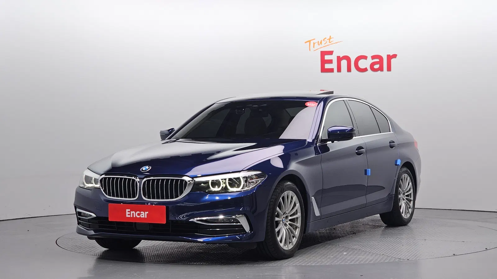 BMW Série 5 (G30) 520i Luxury 2020 — photo 1 sur 20