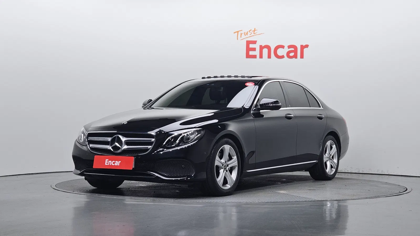 Mercedes-Benz Classe E E200 Avantgarde (W213) 2018 — photo 1 sur 20
