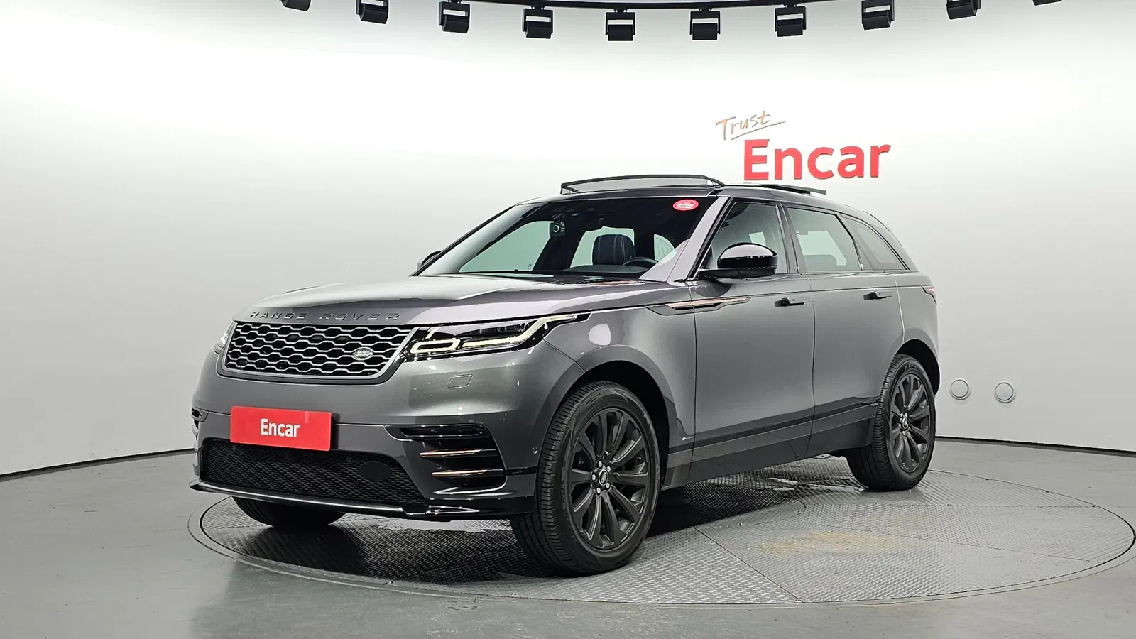 Land Rover Range Rover Velar 3.0 D300 R-Dynamic SE 2018 — photo 1 sur 20