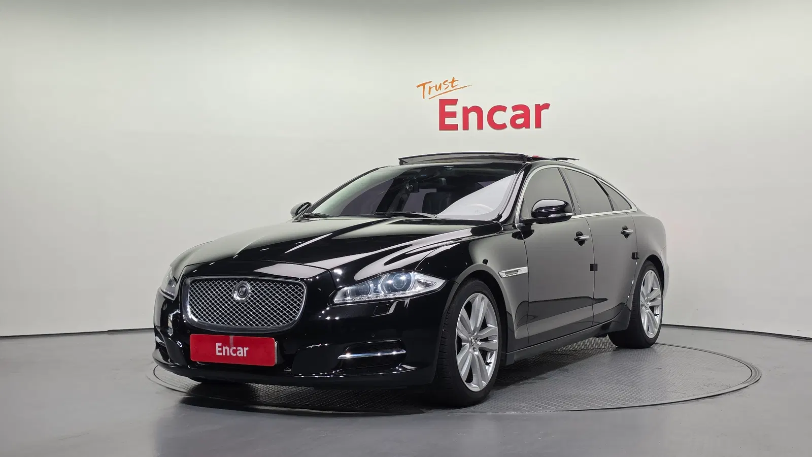 Jaguar All New XJ 3.0 SC Premium Luxury SWB 2013 — photo 1 sur 20