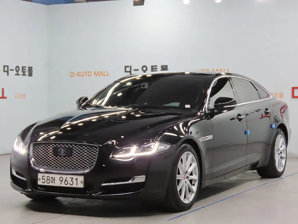 Jaguar All New XJ 3.0D Premium Luxury LWB 2016 — photo 1 sur 26