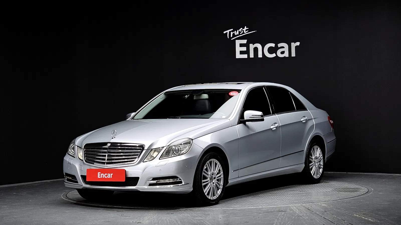 Mercedes-Benz Classe E E300 Elegance (W212) 2011 — photo 1 sur 20
