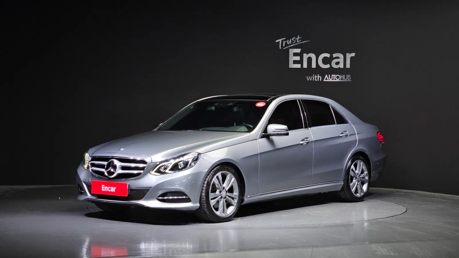Mercedes-Benz Classe E E300 Avantgarde (W212) 2014 — photo 1 sur 20