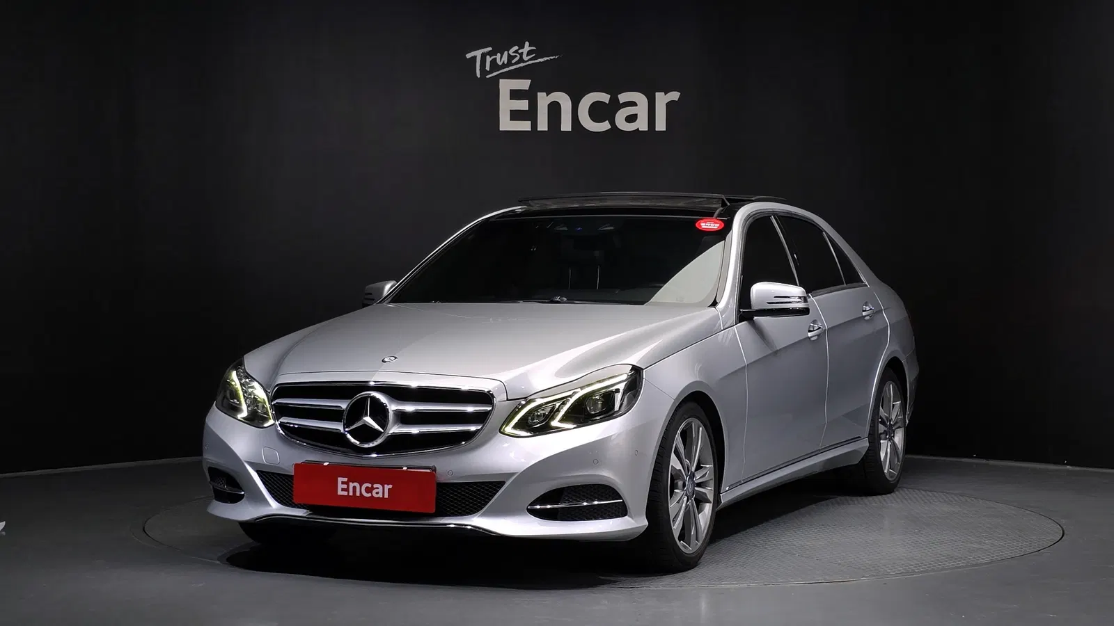 Mercedes-Benz Classe E E300 Avantgarde (W212) 2014 — photo 1 sur 20