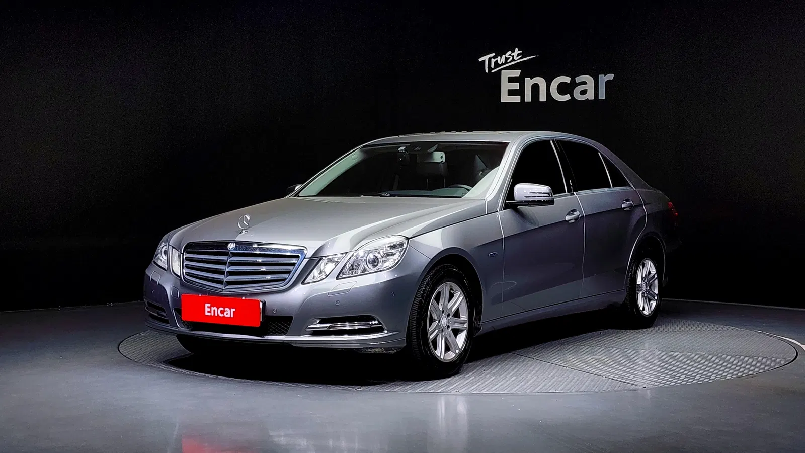 Mercedes-Benz Classe E E200 CGI (W212) 2012 — photo 1 sur 20