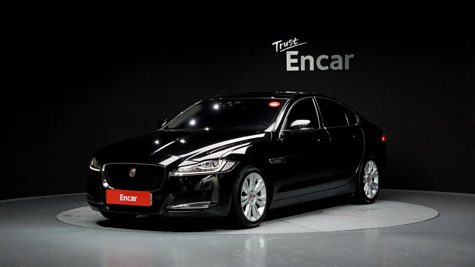 Jaguar XF (X260) 20d Portfolio 2017 — photo 1 sur 20