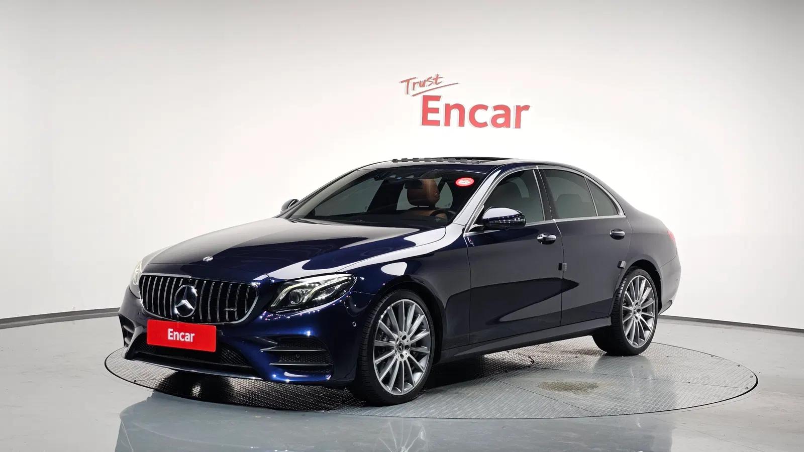 Mercedes-Benz Classe E AMG Line · E300 4MATIC (W213) 2018 — photo 1 sur 20