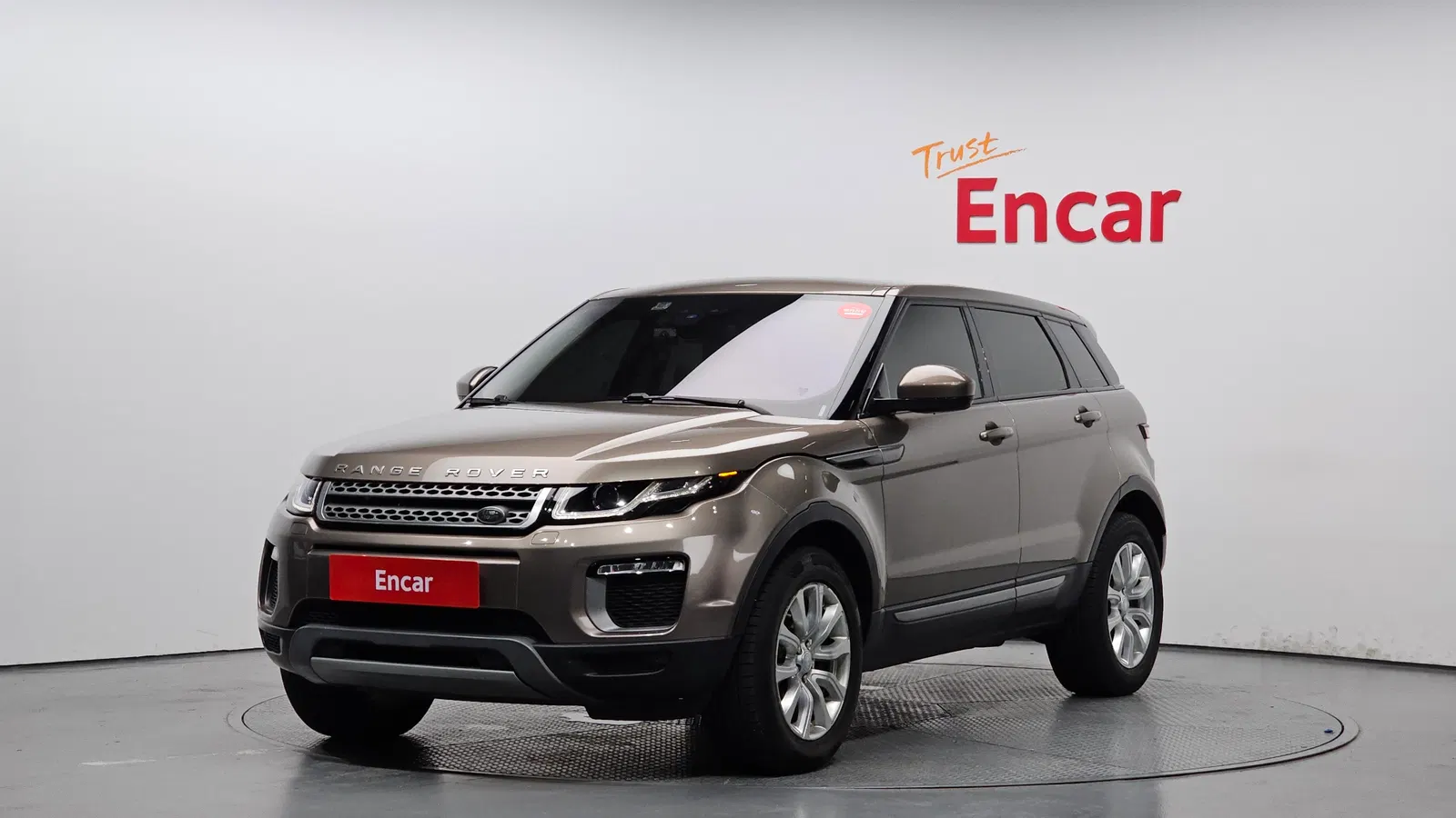 Land Rover Range Rover Evoque 2.0 TD4 SE 2017 — photo 1 sur 20