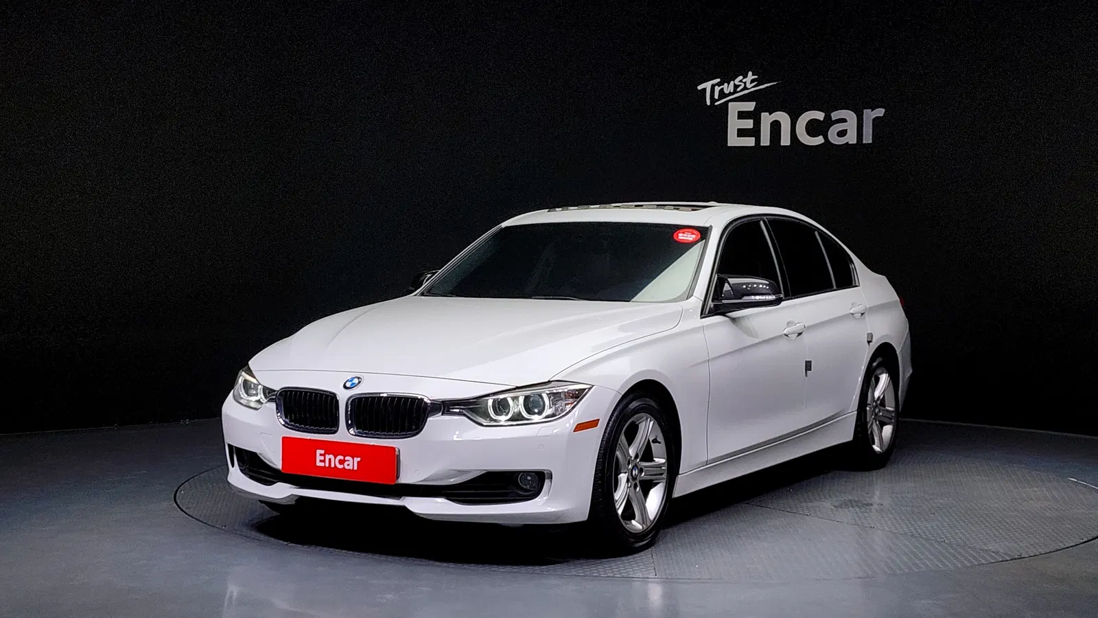 BMW Série 3 (F30) 320i 2013 — photo 1 sur 20