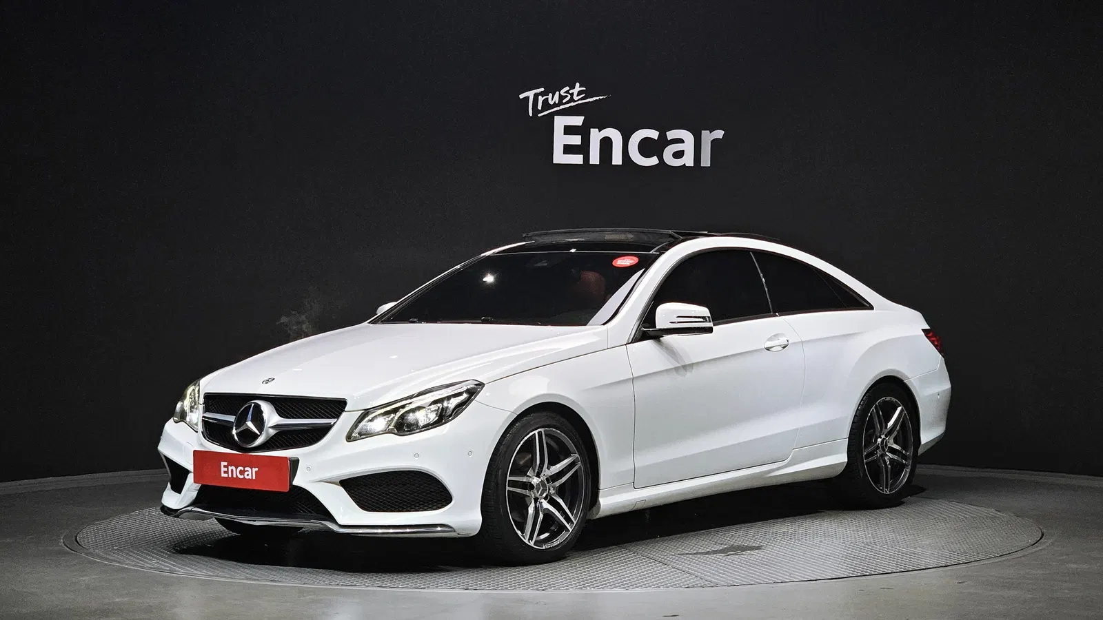 Mercedes-Benz Classe E E200 Coupé (W212) 2014 — photo 1 sur 20