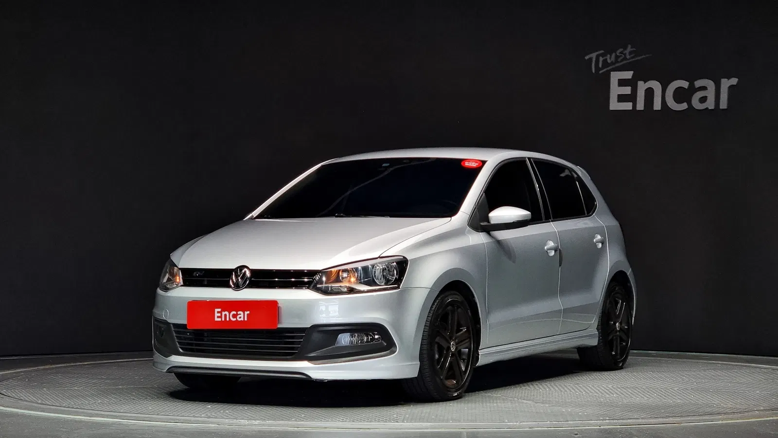 Volkswagen Polo 1.6 TDI R-Line 2013 — photo 1 sur 26