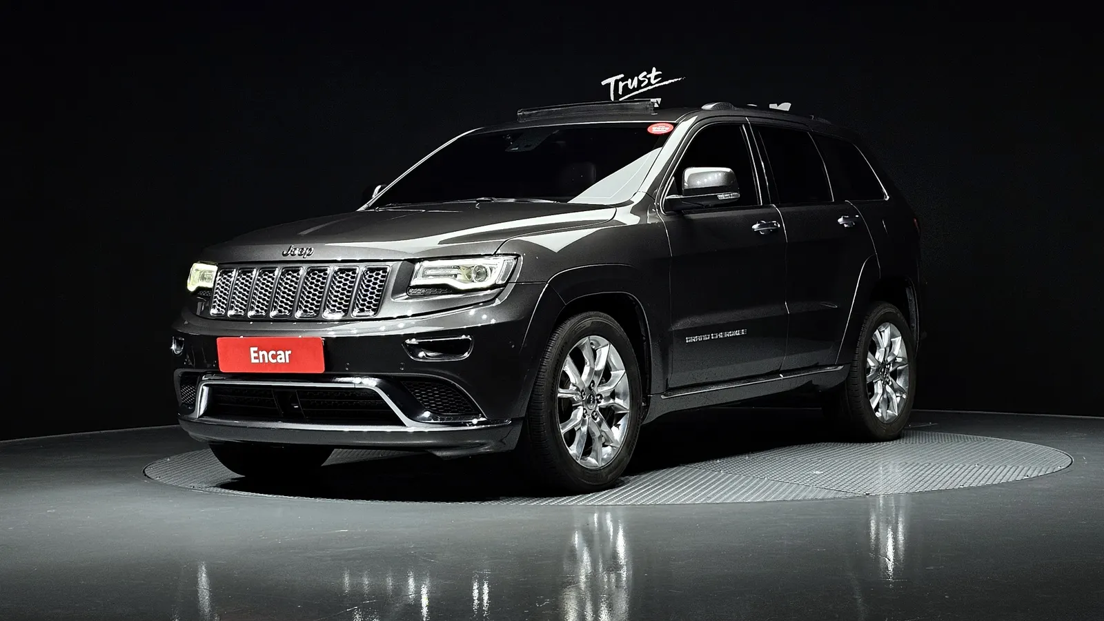 Jeep Grand Cherokee 3.0 Diesel Overland Summit 2014 — photo 1 sur 20