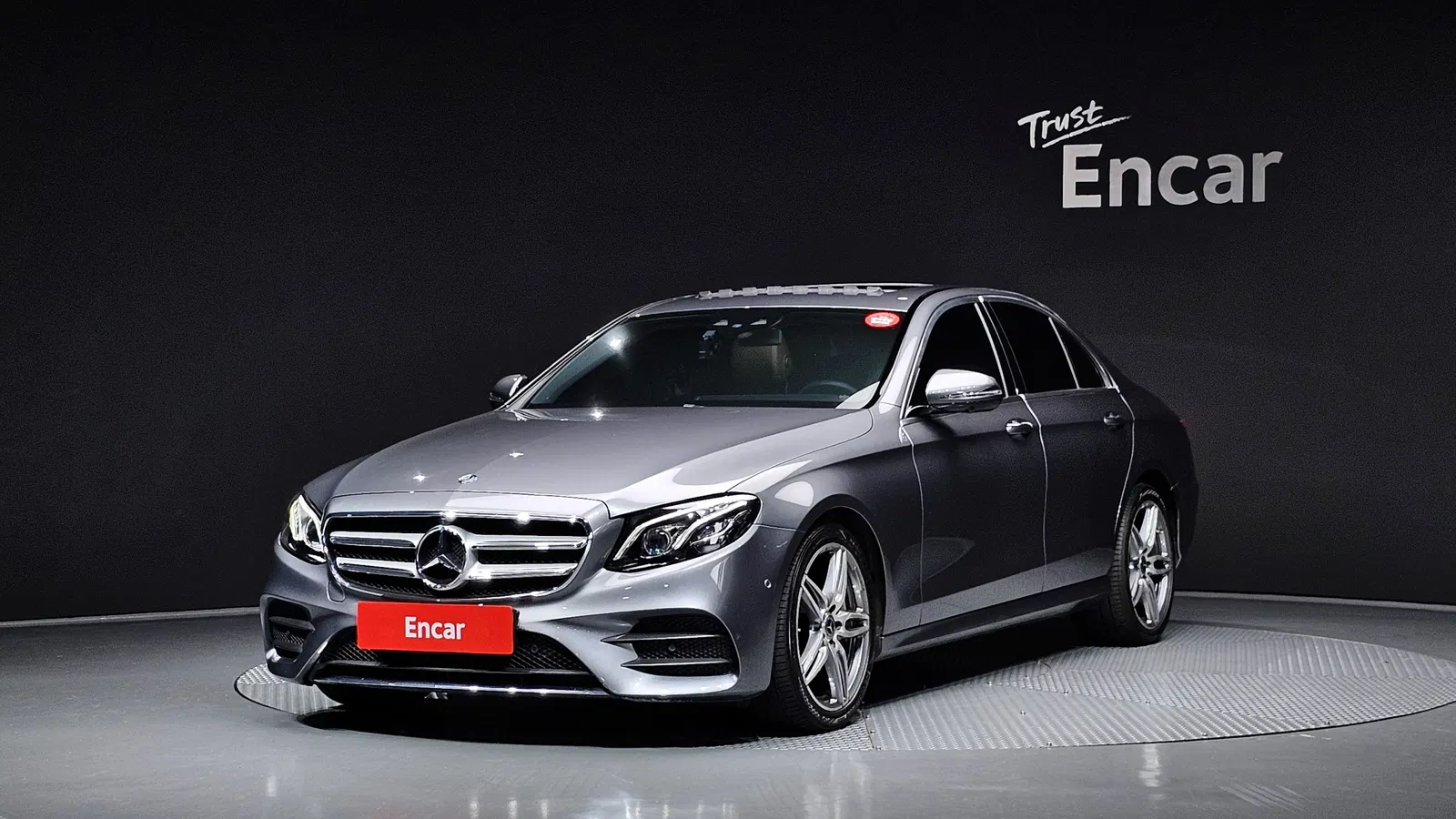 Mercedes-Benz Classe E AMG Line · E300 (W213) 2019 — photo 1 sur 8