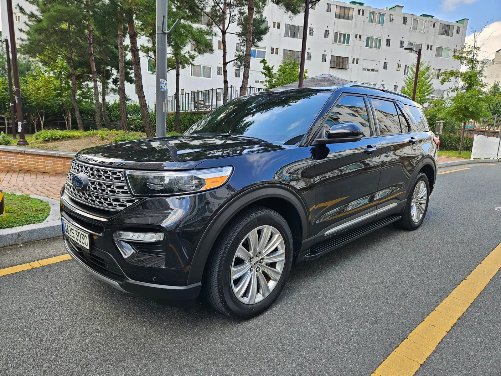 Ford Explorer 6e génération 2.3 Limited 4WD 2021 — photo 1 sur 21