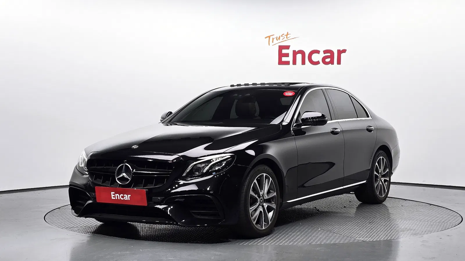 Mercedes-Benz Classe E E300 4MATIC Avantgarde (W213) 2019 — photo 1 sur 26