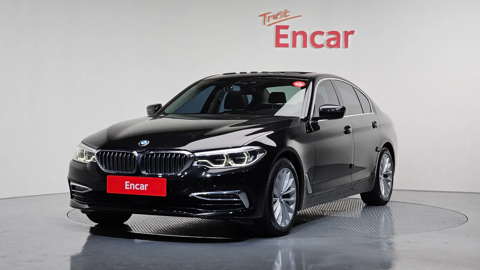 BMW Série 5 (G30) 530i xDrive Luxury Plus 2019 — photo 1 sur 20