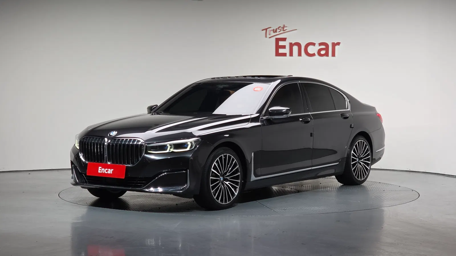 BMW Série 7 (G11) 730d xDrive Design Pure Excellence 2020 — photo 1 sur 20