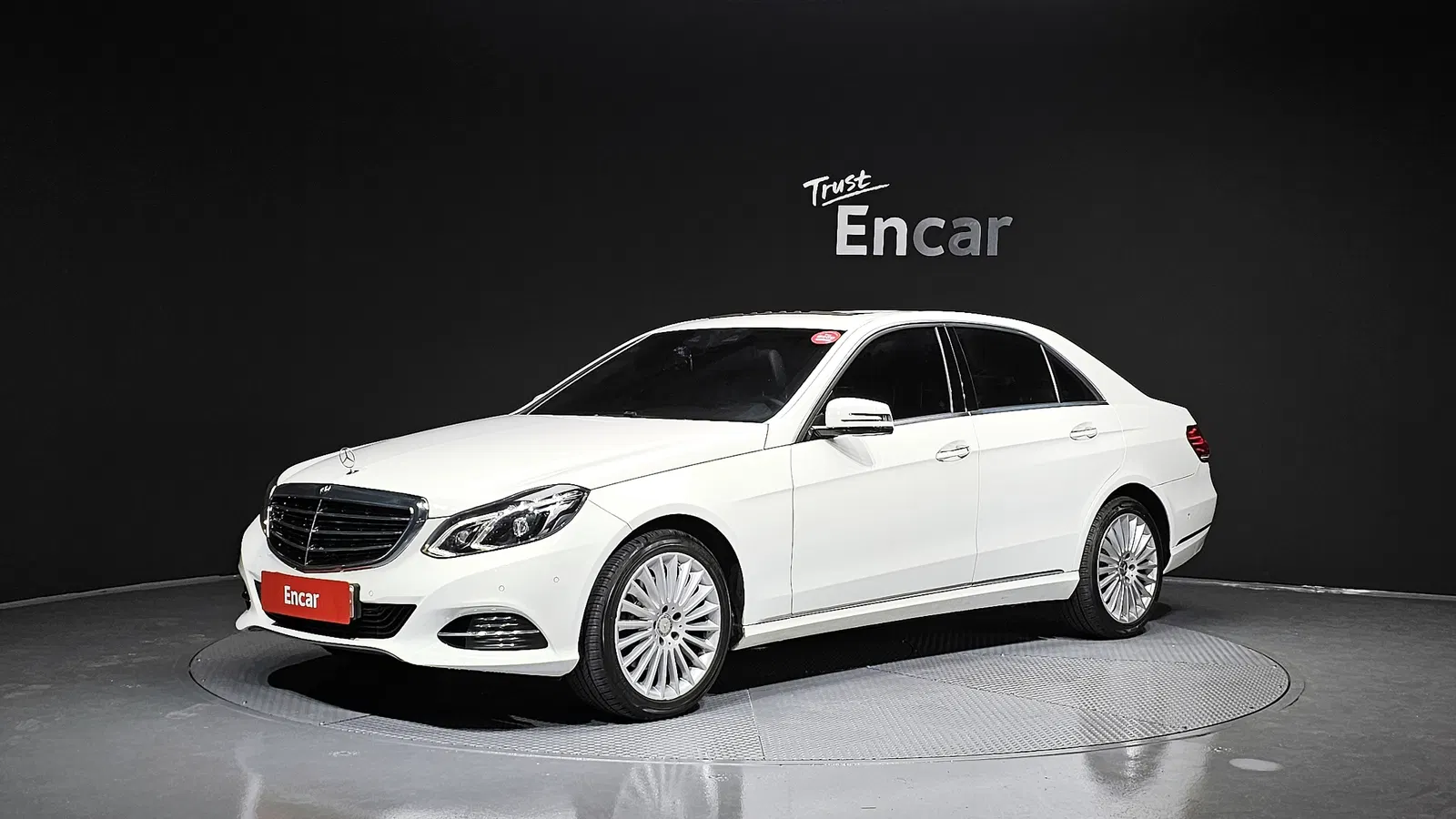 Mercedes-Benz Classe E E300 Elegance (W212) 2016 — photo 1 sur 20