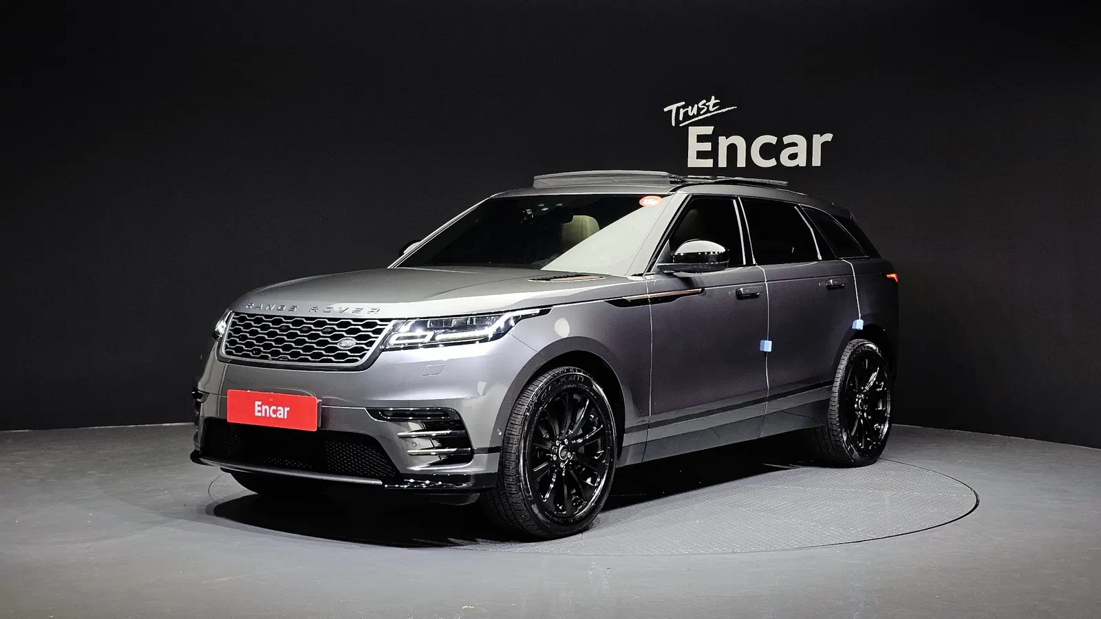 Land Rover Range Rover Velar 3.0 D300 R-Dynamic SE 2018 — photo 1 sur 20