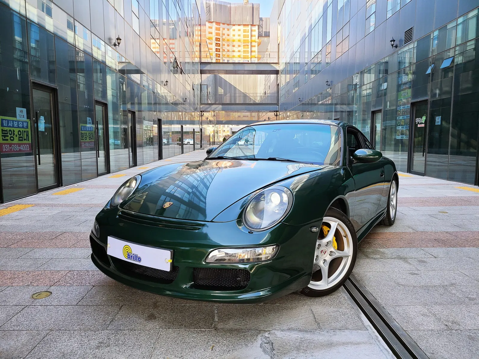 Porsche 911 Carrera 4 2001 — photo 1 sur 26