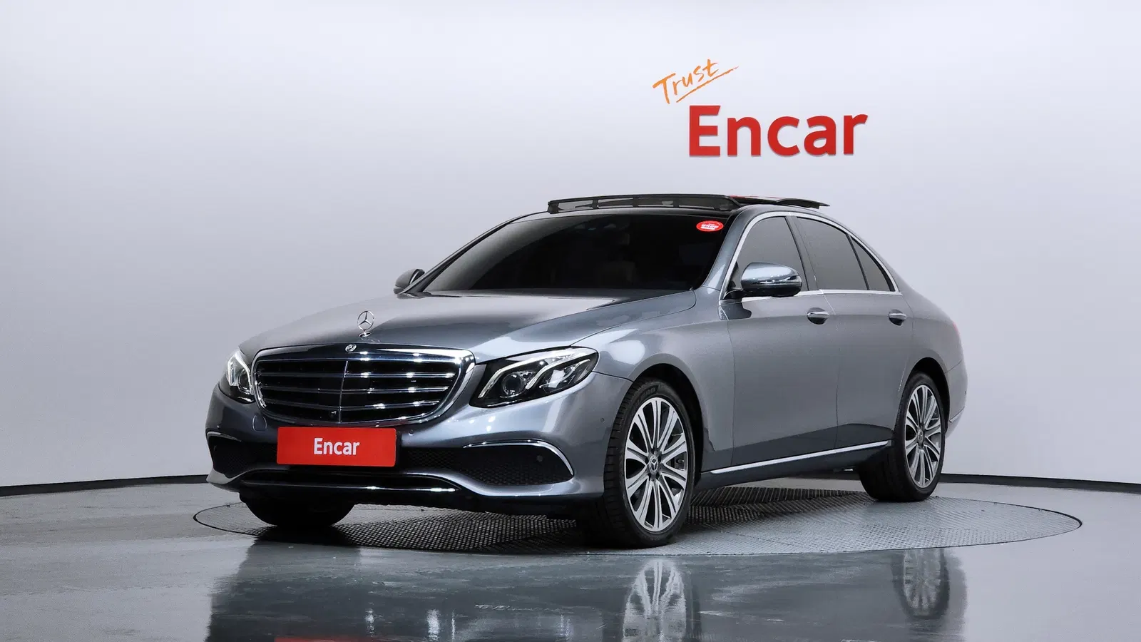 Mercedes-Benz Classe E E400 4MATIC Exclusive (W213) 2017 — photo 1 sur 20