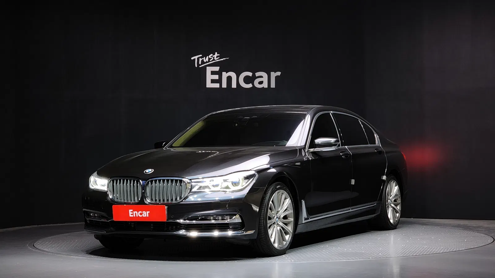 BMW Série 7 (G11) 750Li xDrive Premium 2016 — photo 1 sur 26